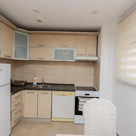 Apartament Compass 4 *