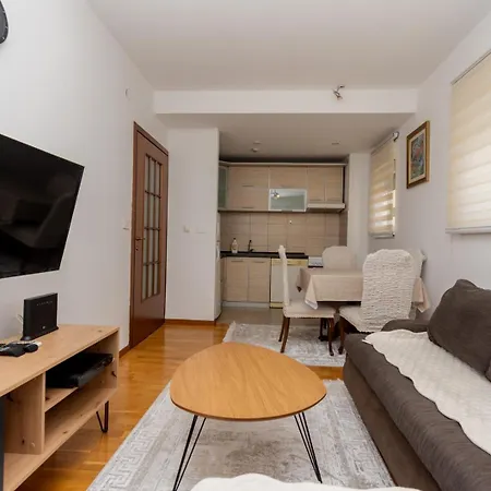 Apartament Compass 4 *